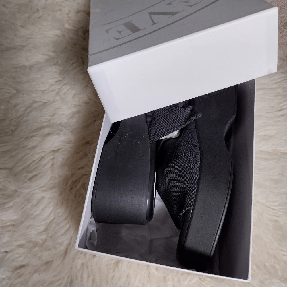 Steve Madden 30th anniversary slip on Y2K sandals - Picture 2 of 4